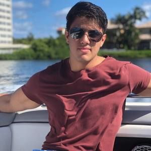 Meet your Posher, Derek